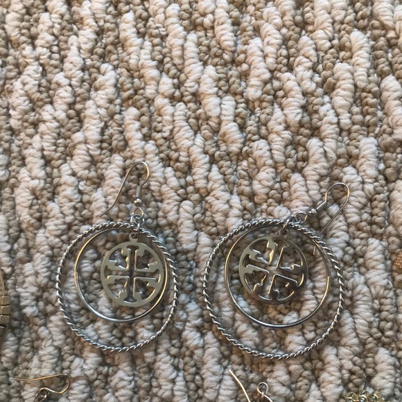 assorted earrings - Picture 4 of 5